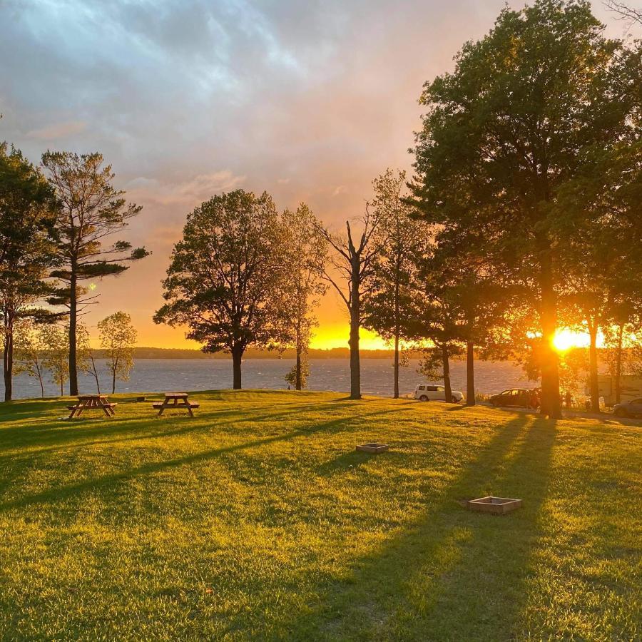 Stoco Lake Lodge Tweed Dış mekan fotoğraf